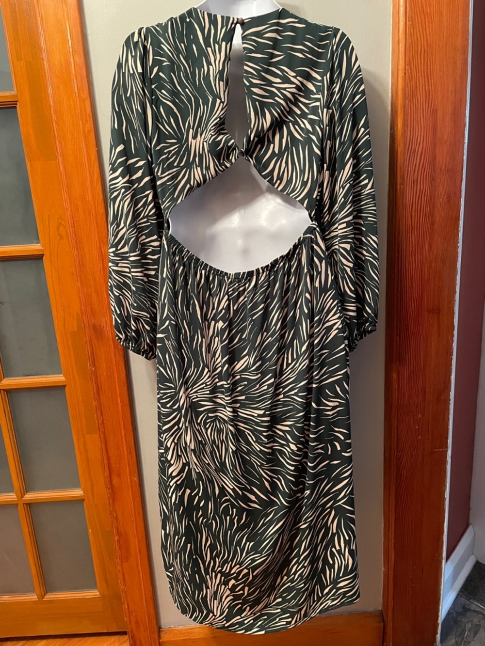 GILLI Keyhole-Back Dark Teal/Green & Cream Printed Avant Garde Event Midi Dress